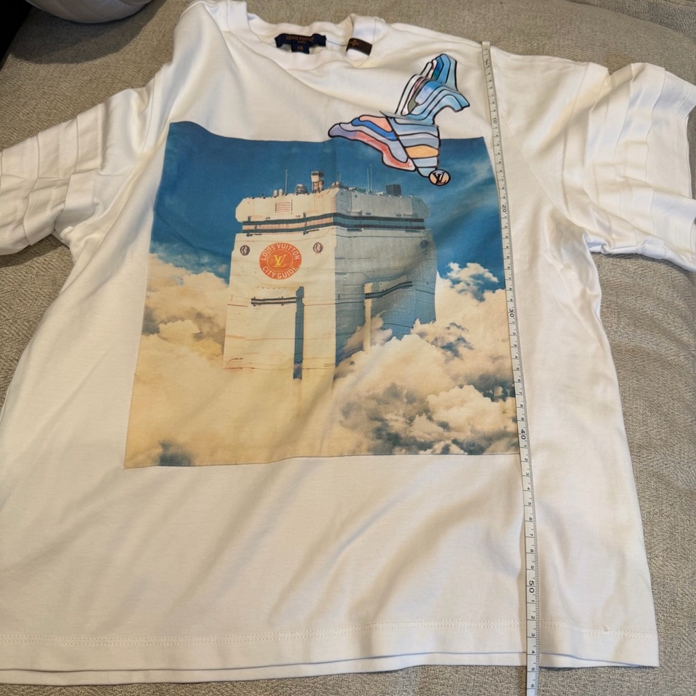 Louis Vuitton White Graphic Short Sleeve Tee - Picture 11 of 14
